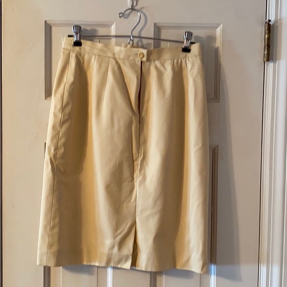 Escada skirt - Picture 2 of 6